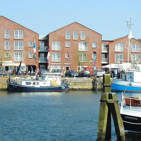 In With Marina Views, Cleaning Included Apartamento Orth